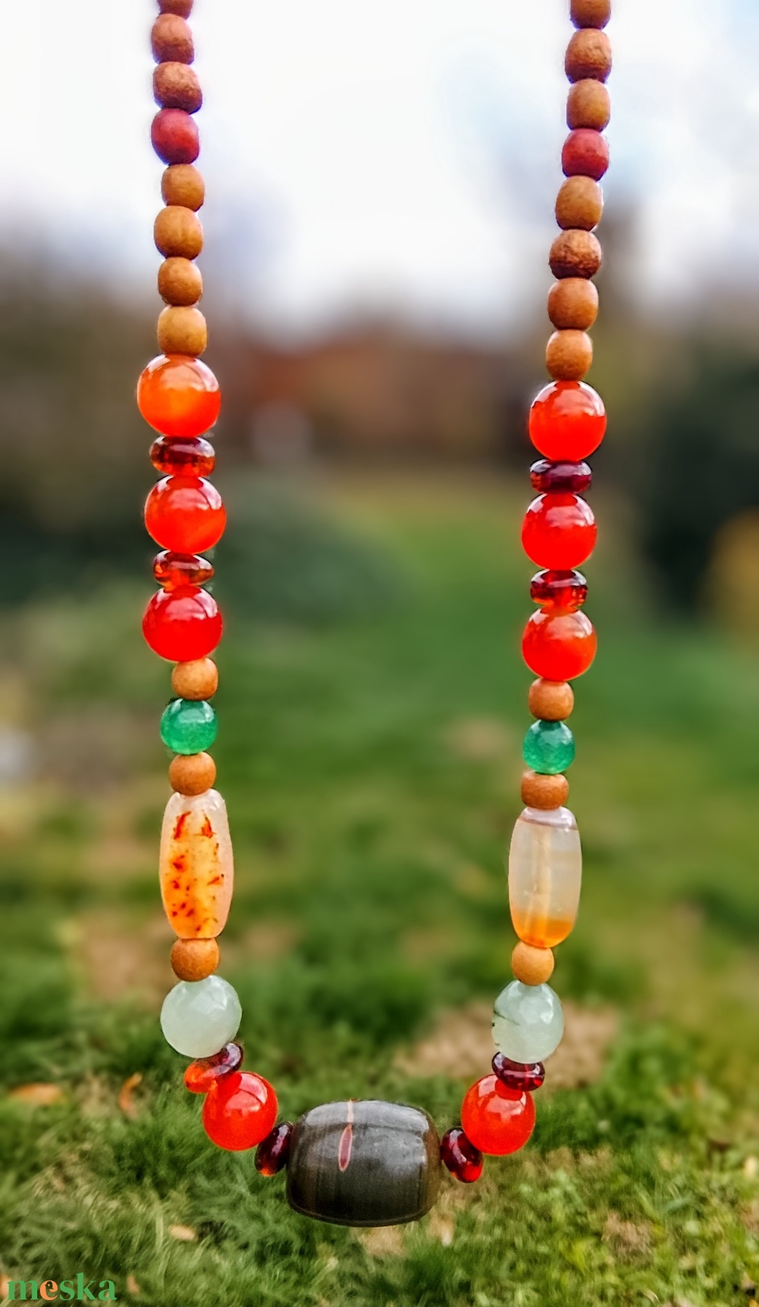 Karneol, achát, borostyán és fagyöngy nyaklánc - ékszer - nyaklánc - gyöngyös nyaklánc - Meska.hu