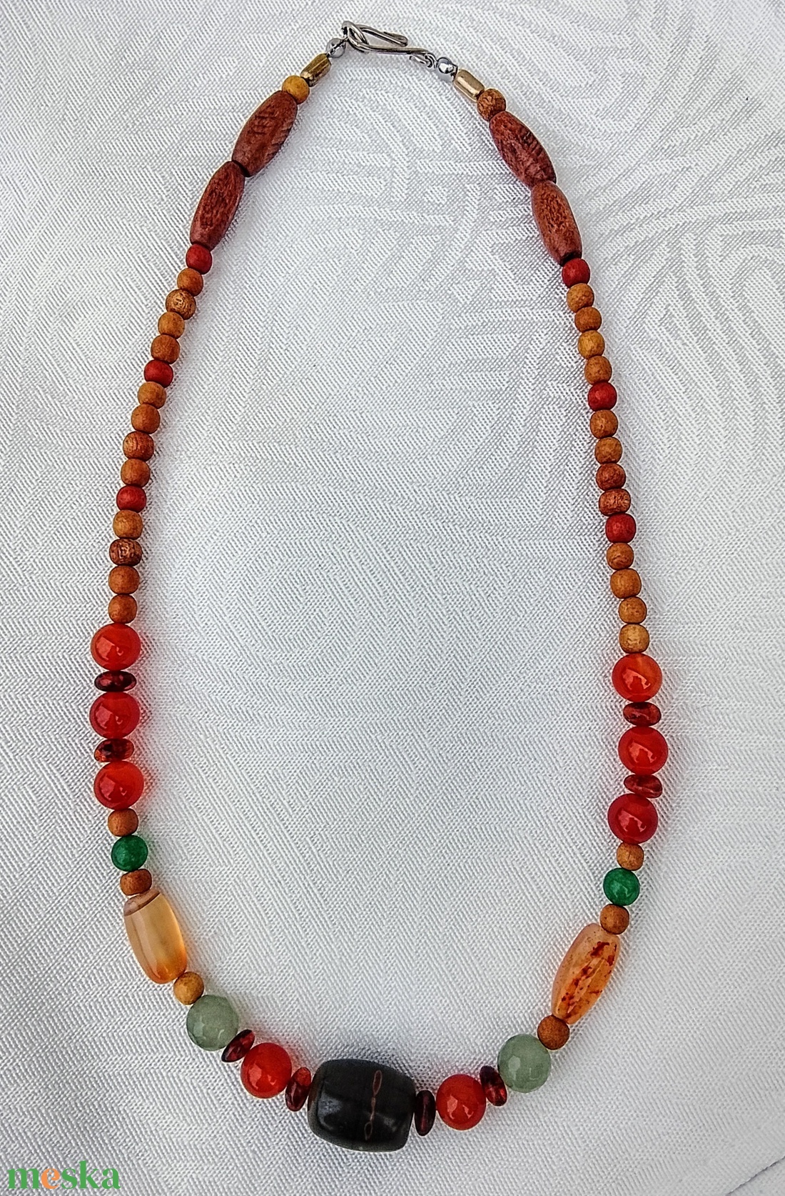 Karneol, achát, borostyán és fagyöngy nyaklánc - ékszer - nyaklánc - gyöngyös nyaklánc - Meska.hu