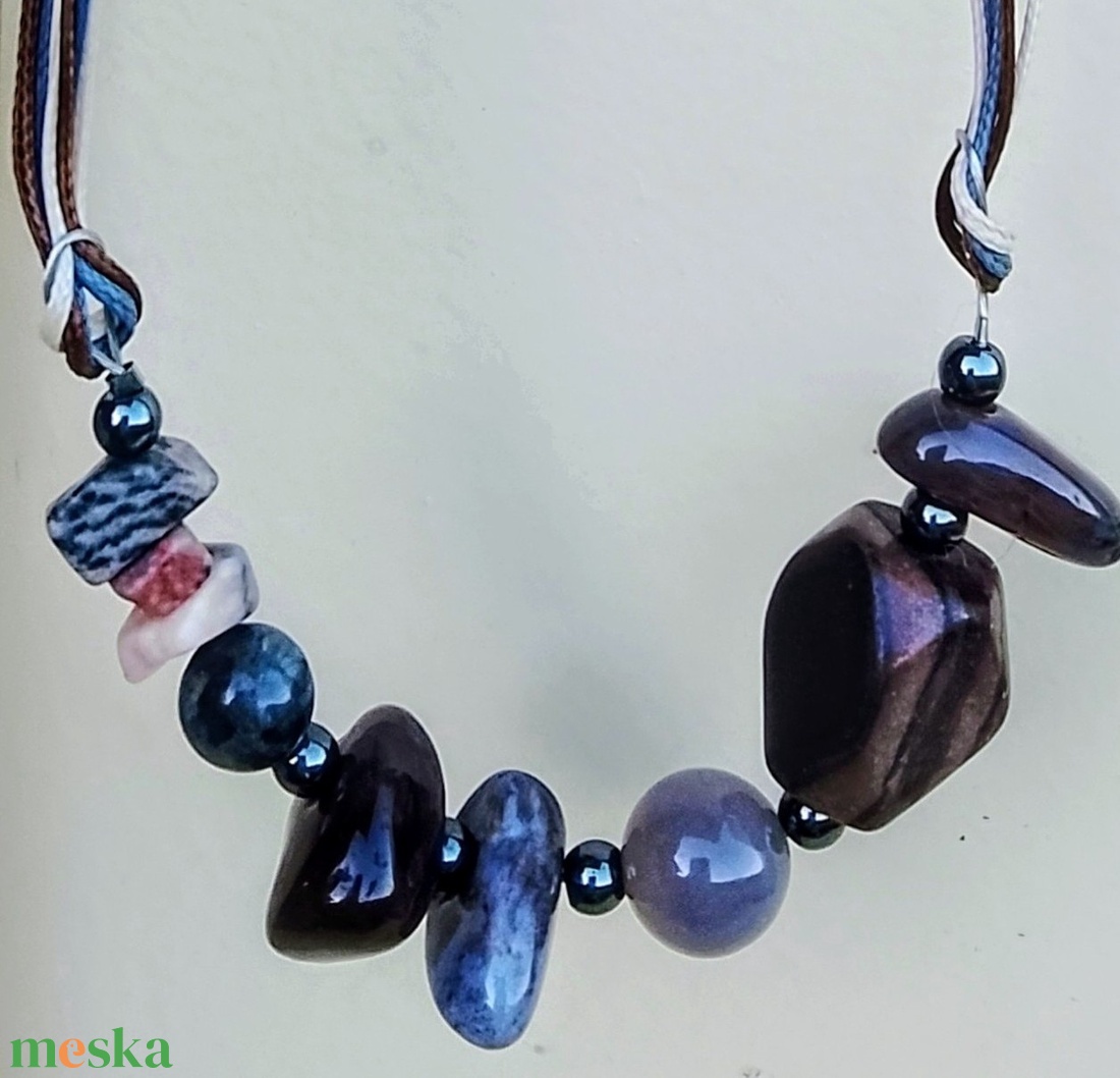 Zöld, sárga, barna színű ásványokból készült nyaklánc, nyakék  - ékszer - nyaklánc - gyöngyös nyaklánc - Meska.hu