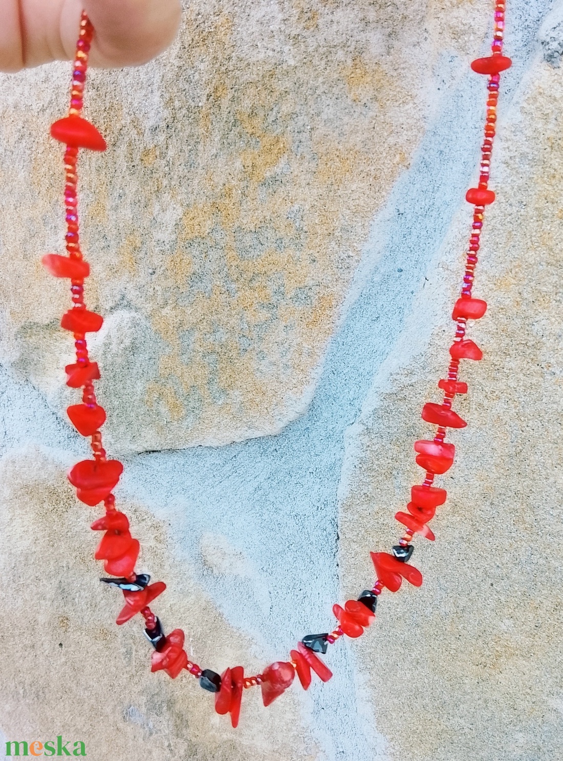 Korall és hematit barátságban :) - ékszer - nyaklánc - gyöngyös nyaklánc - Meska.hu
