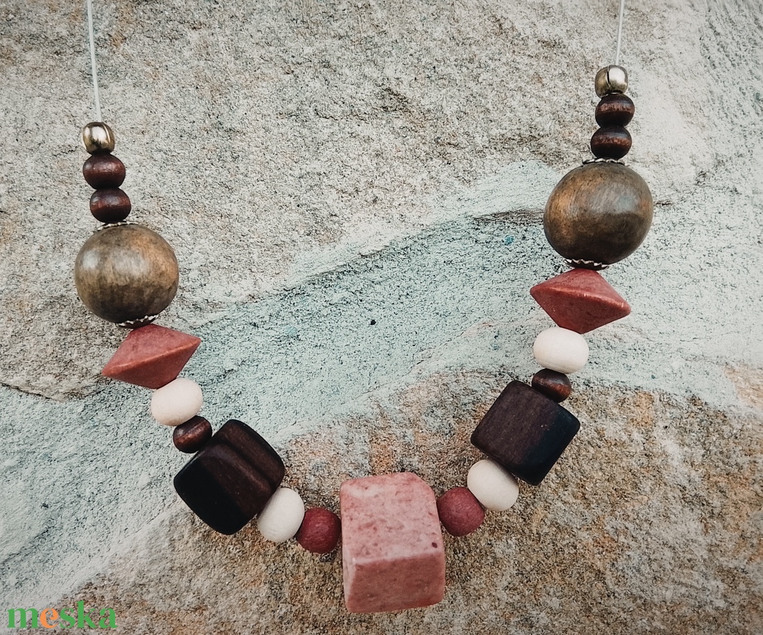 Zöld barna bordó nyaklánc, nyakék  - ékszer - nyaklánc - gyöngyös nyaklánc - Meska.hu