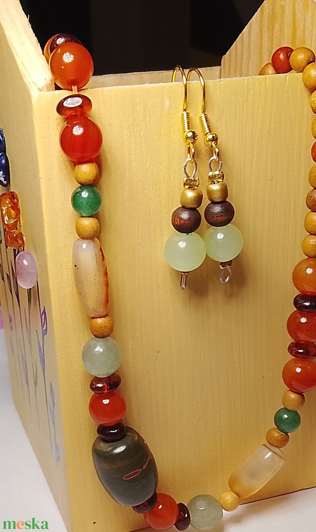 Fülbevaló üveg és fa gyönggyel  - ékszer - fülbevaló - lógó fülbevaló - Meska.hu