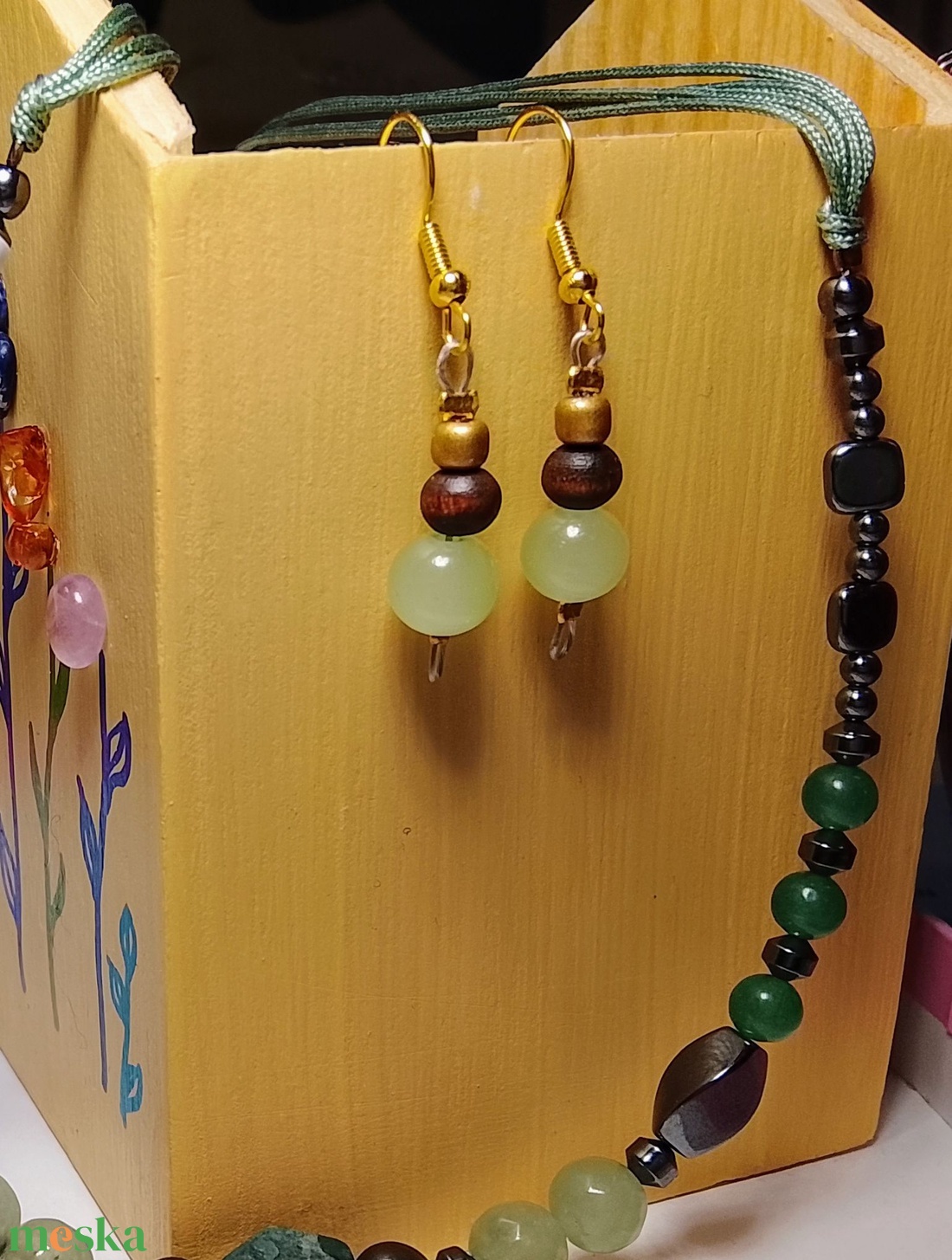 Fülbevaló üveg és fa gyönggyel  - ékszer - fülbevaló - lógó fülbevaló - Meska.hu