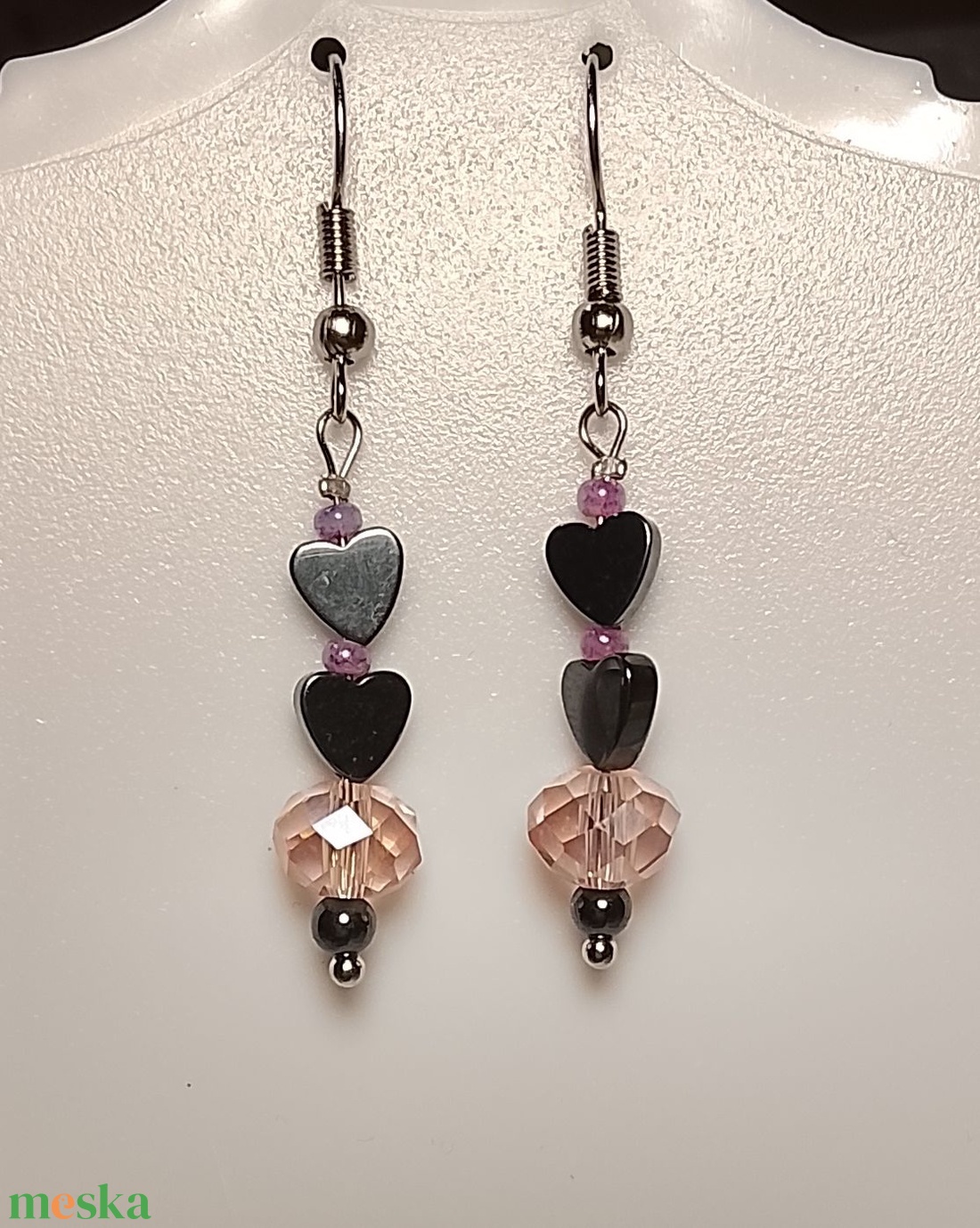 Fülbevaló  hematit és üveggyöngy  - ékszer - fülbevaló - lógó fülbevaló - Meska.hu