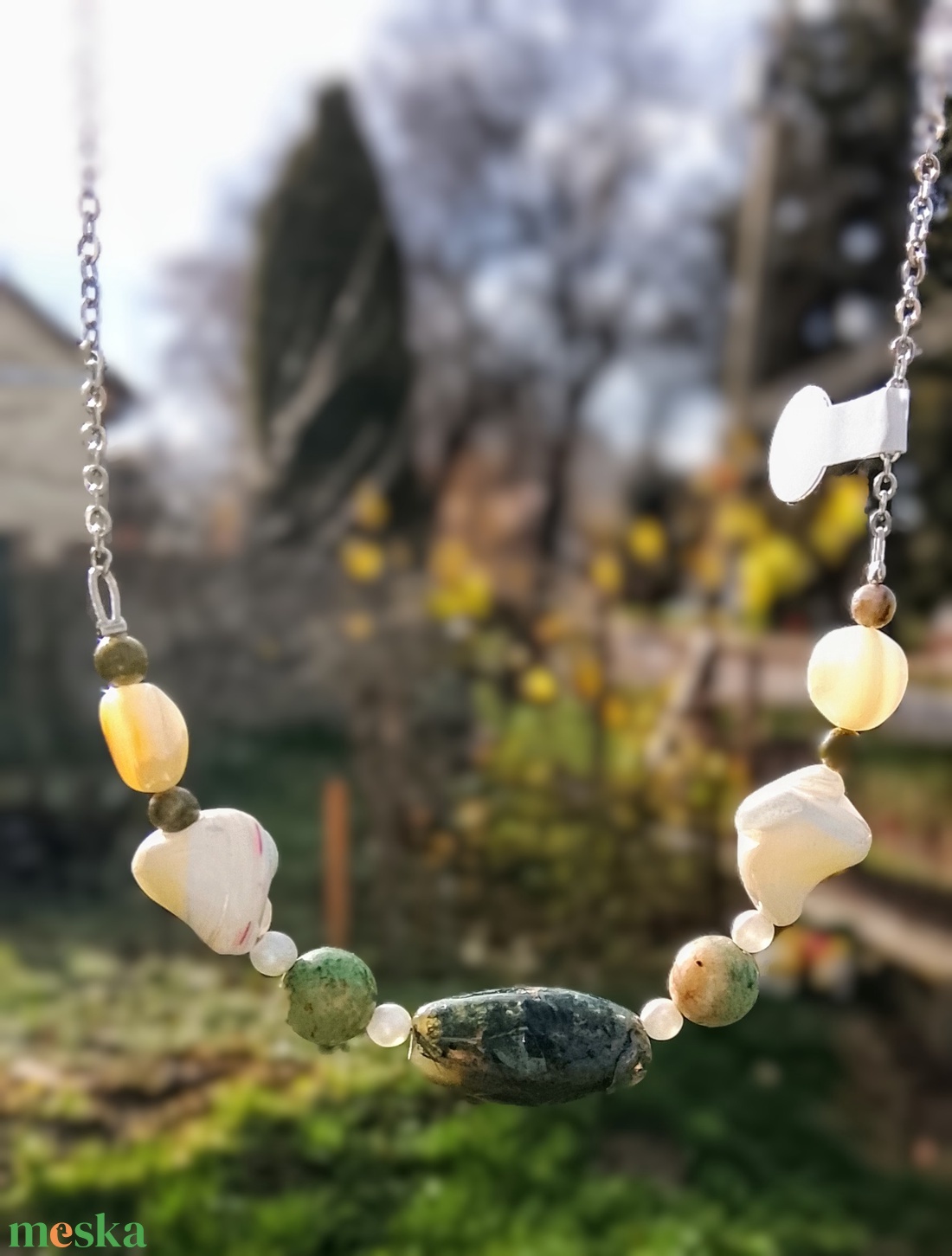 Zöld fehér nyaklánc, nyakék  - ékszer - nyaklánc - gyöngyös nyaklánc - Meska.hu