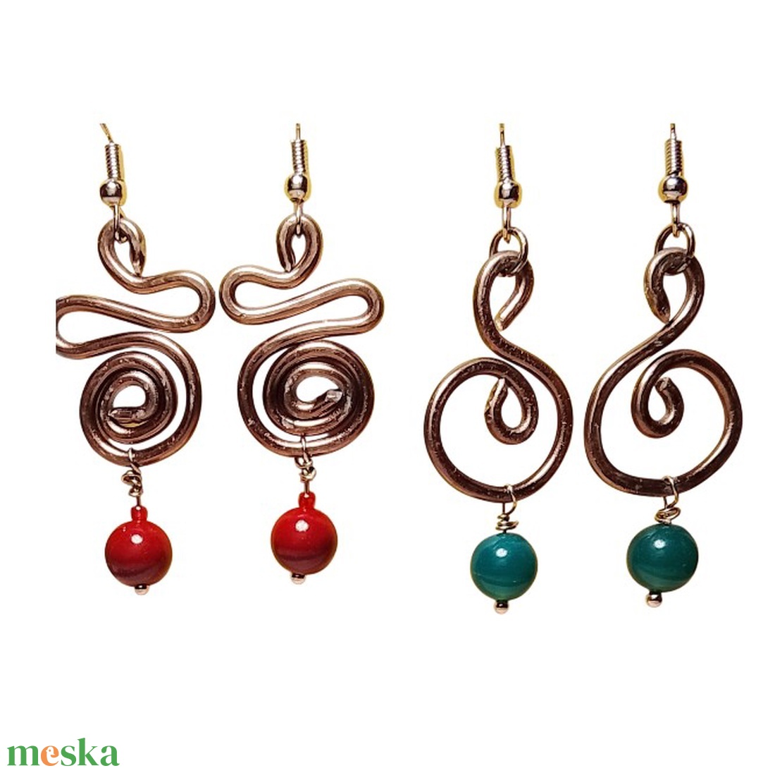 Fülbevaló bordó szintetikus gyöngy vagy zöld ásvány gyöngy  - ékszer - fülbevaló - lógó fülbevaló - Meska.hu