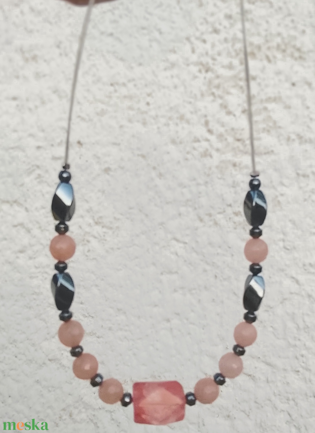 Barack szín és hematit kövekből nyaklánc, nyakék  - ékszer - nyaklánc - gyöngyös nyaklánc - Meska.hu