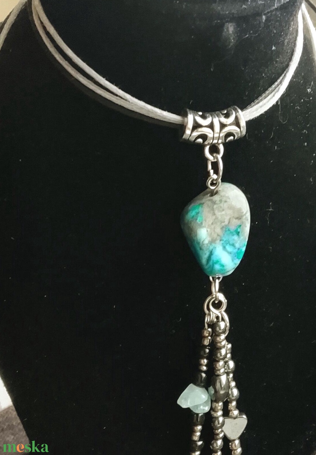 Nyaklánc apatit ásvány medállal - ékszer - nyaklánc - medálos nyaklánc - Meska.hu