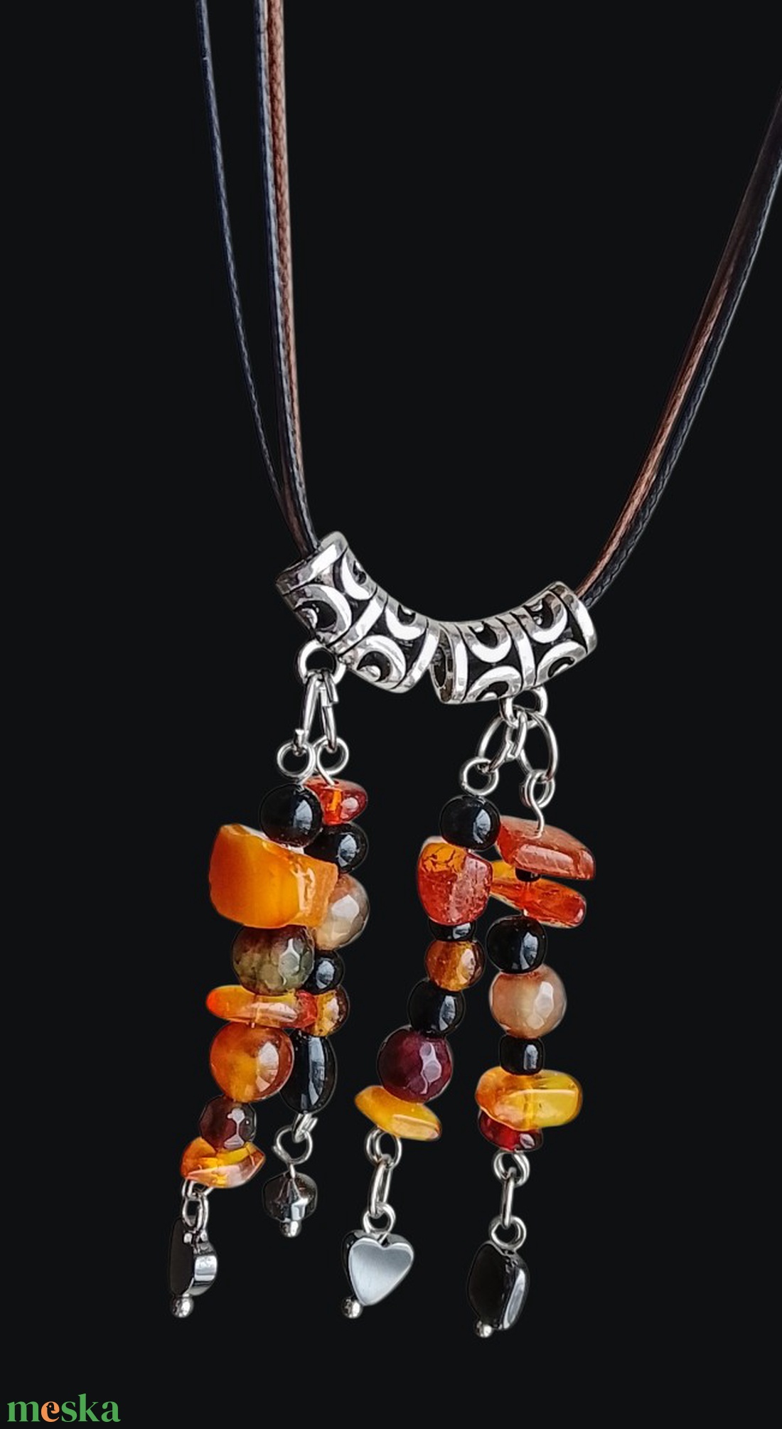 Borostyán, hematit, üveg és achát gyöngyökből készült nyaklánc  - ékszer - fülbevaló - lógó fülbevaló - Meska.hu