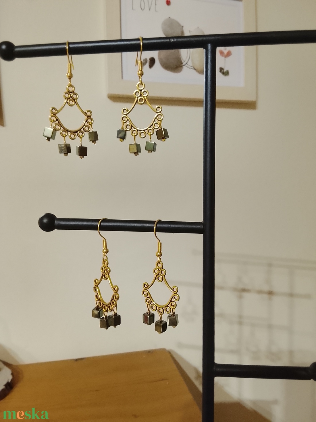 Fülbevaló arany színű  - ékszer - fülbevaló - lógó fülbevaló - Meska.hu