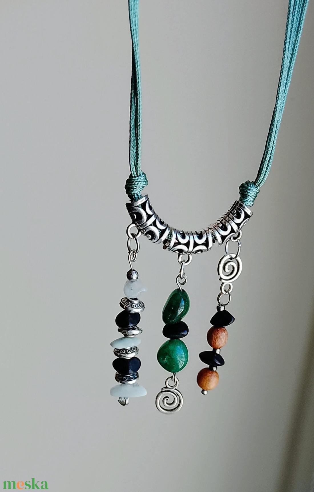 Zöld -szürke nyaklánc - ékszer - nyaklánc - gyöngyös nyaklánc - Meska.hu