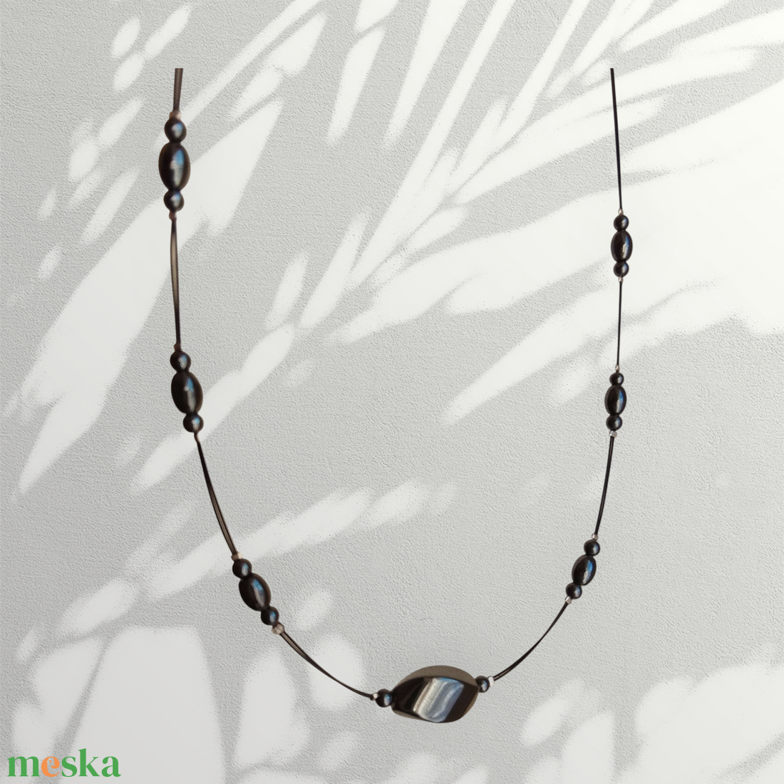 Hematit gyöngyös láncok acél zsinóron - ékszer - nyaklánc - gyöngyös nyaklánc - Meska.hu