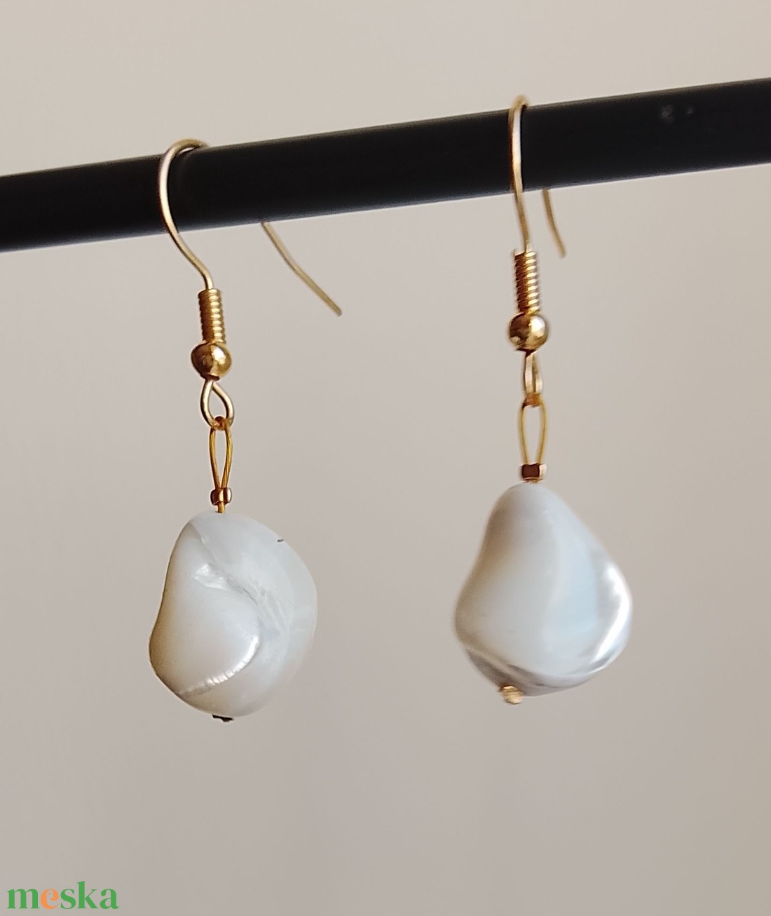 Fülbevaló kagylóból  - ékszer - fülbevaló - lógó fülbevaló - Meska.hu