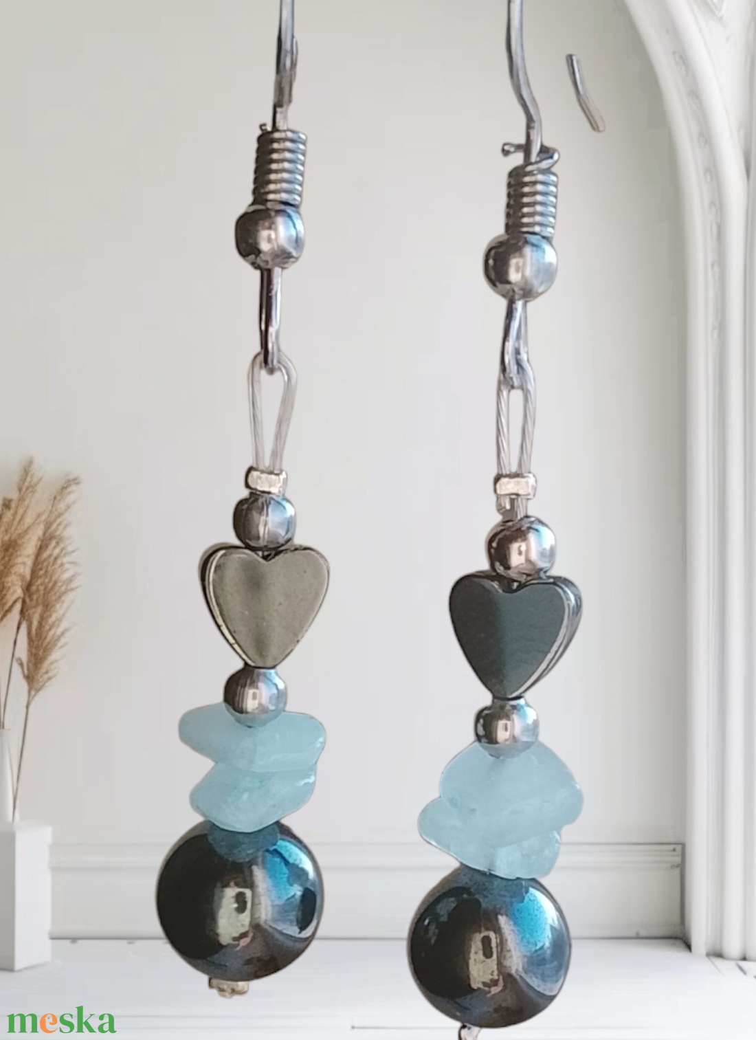 Szívecskés fülbevaló hematitból - ékszer - fülbevaló - lógó fülbevaló - Meska.hu