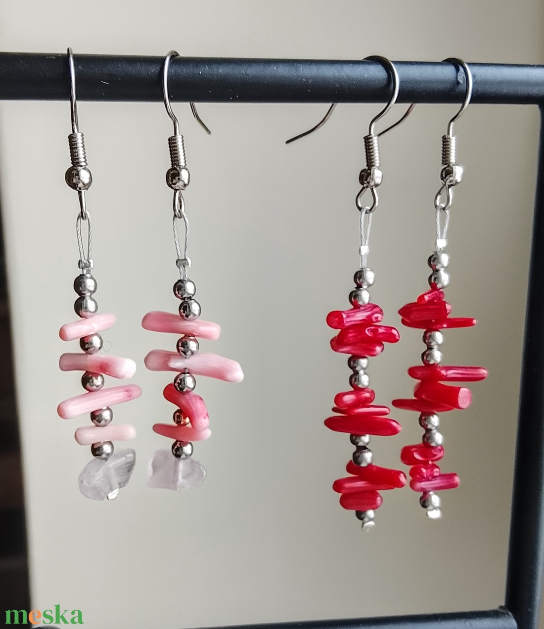 Fülbevaló piros vagy rózsaszín korall - ékszer - fülbevaló - lógó fülbevaló - Meska.hu