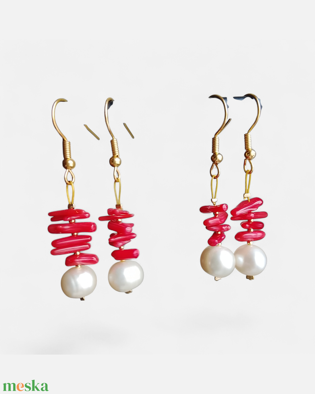 Fülbevaló korall és igazgyöngy  - ékszer - fülbevaló - lógó fülbevaló - Meska.hu