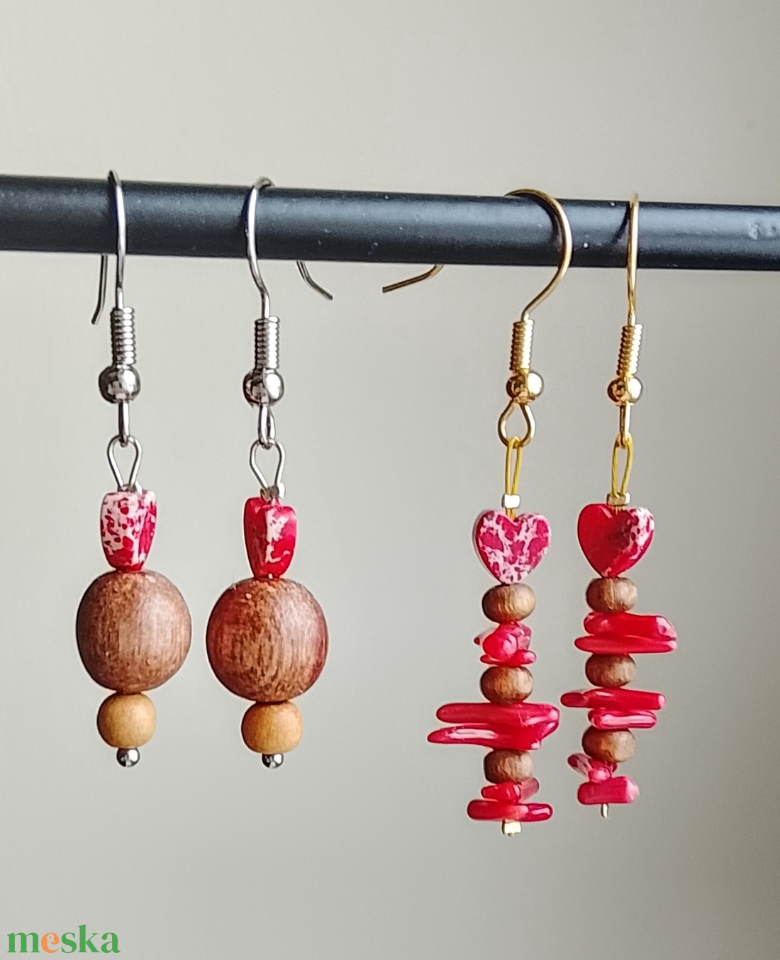 Fülbevaló piros  és korall vagy fa - ékszer - fülbevaló - lógó fülbevaló - Meska.hu