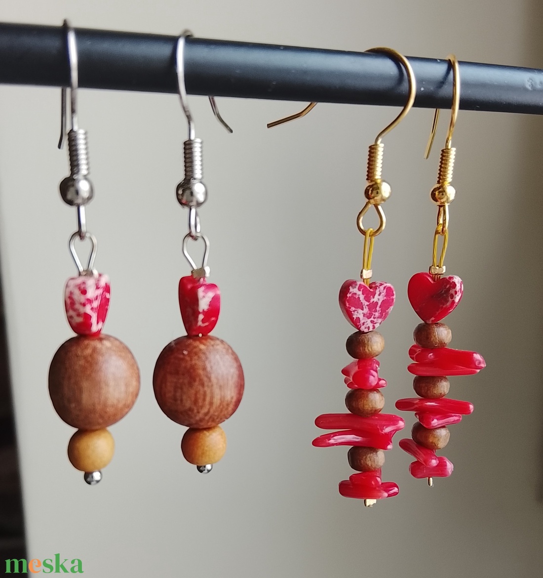 Fülbevaló piros  és korall vagy fa - ékszer - fülbevaló - lógó fülbevaló - Meska.hu