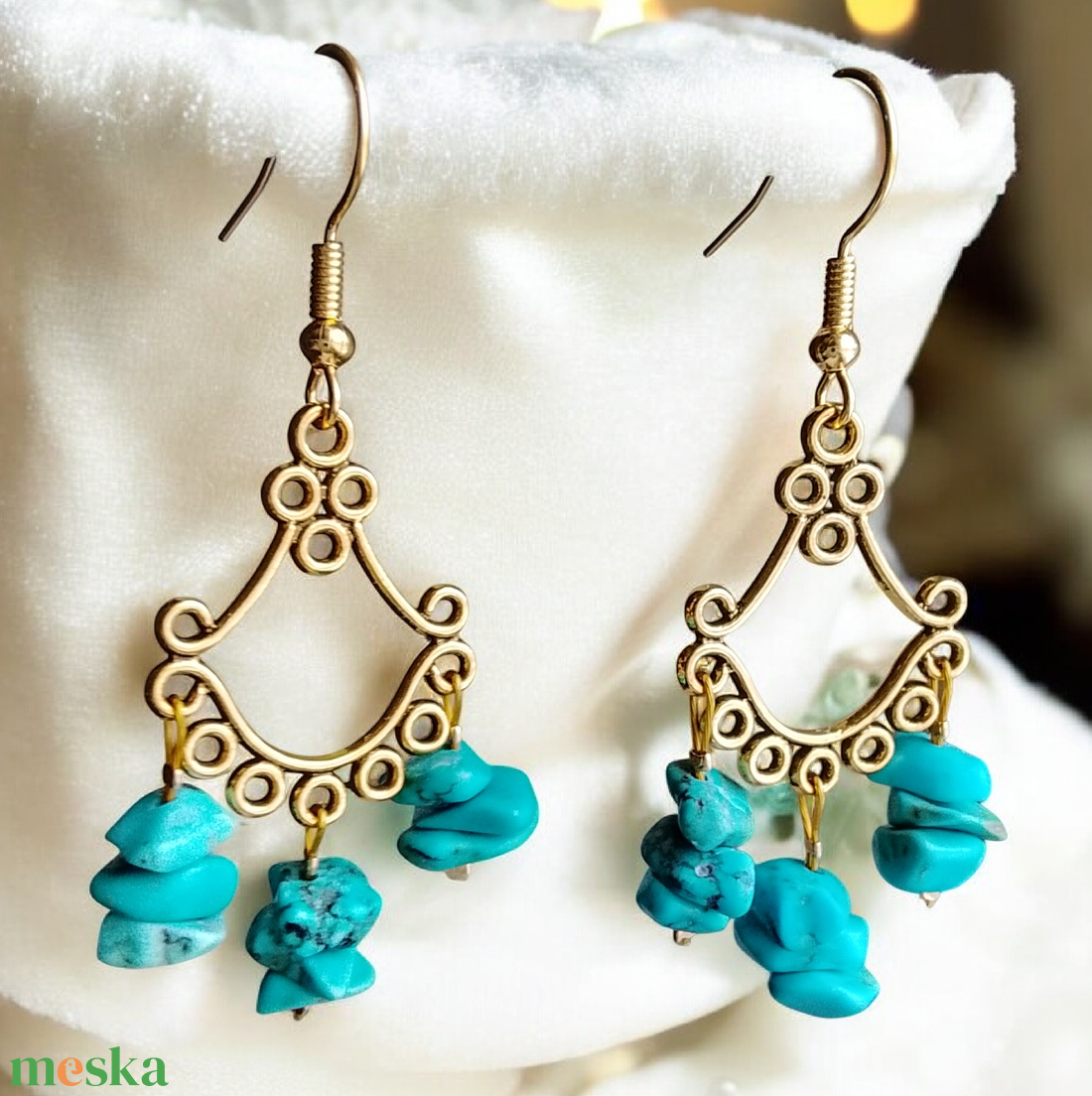 Fülbevaló arany  és türkiz színű  - ékszer - fülbevaló - lógó fülbevaló - Meska.hu