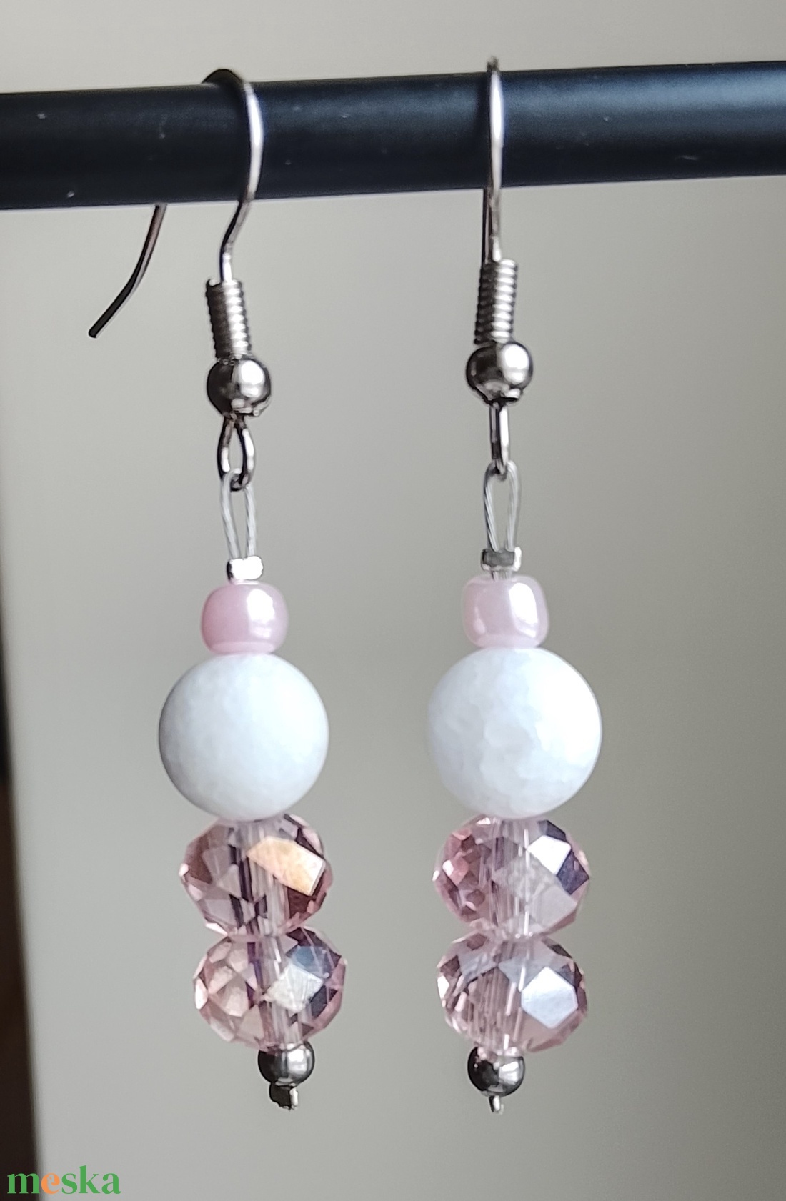 Fülbevaló jade és üveggyöngyökből  - ékszer - fülbevaló - lógó fülbevaló - Meska.hu