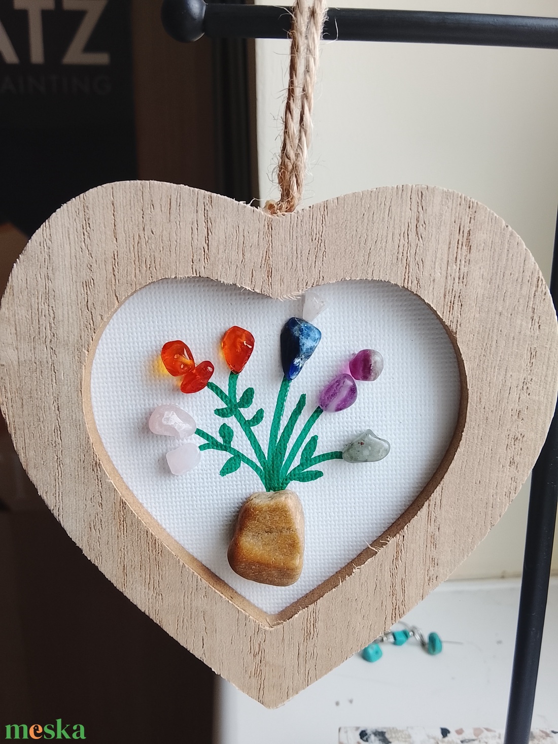 Szív alakú keretben féldrágakő és kavics faliképek  - otthon & életmód - dekoráció - kép & falikép - kavics kép - Meska.hu