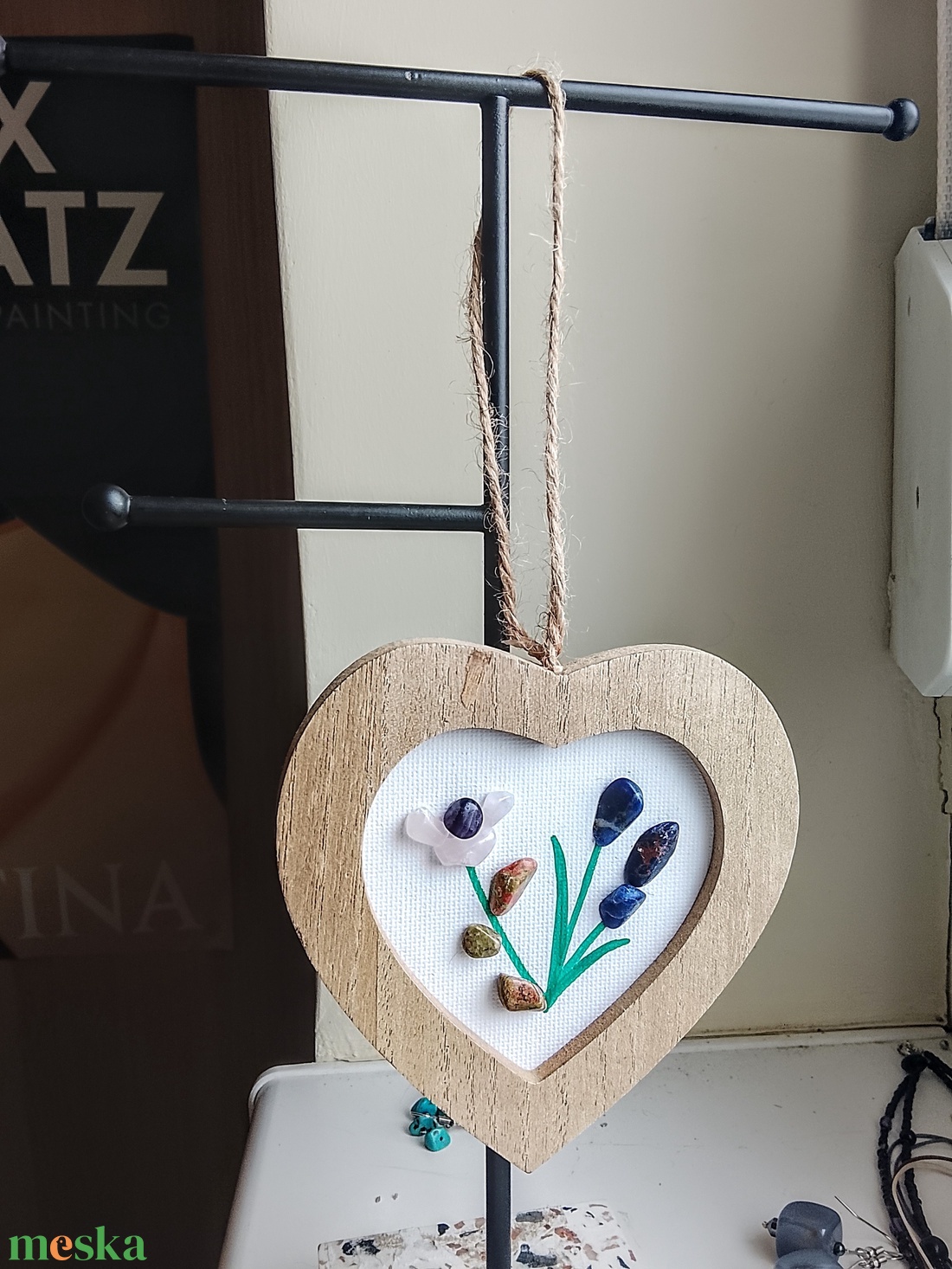 Szív alakú keretben féldrágakő és kavics faliképek  - otthon & életmód - dekoráció - kép & falikép - kavics kép - Meska.hu