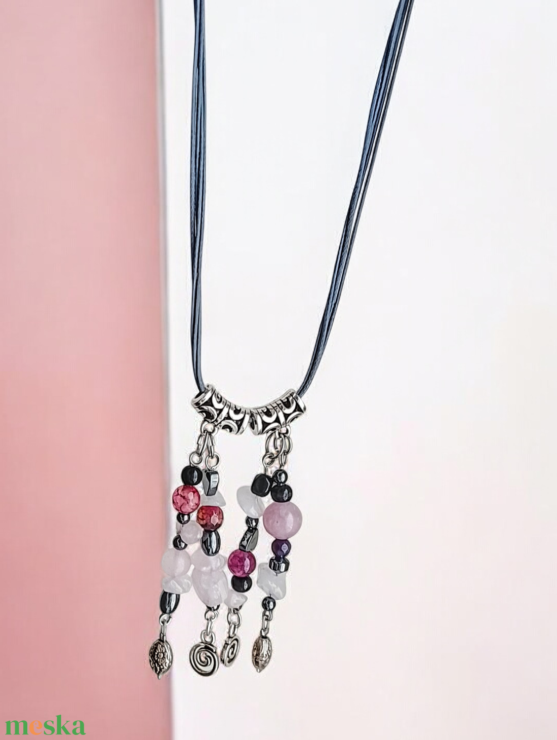  Ásvány díszes szürke, rózsaszín nyaklánc nyaklánc - ékszer - nyaklánc - gyöngyös nyaklánc - Meska.hu