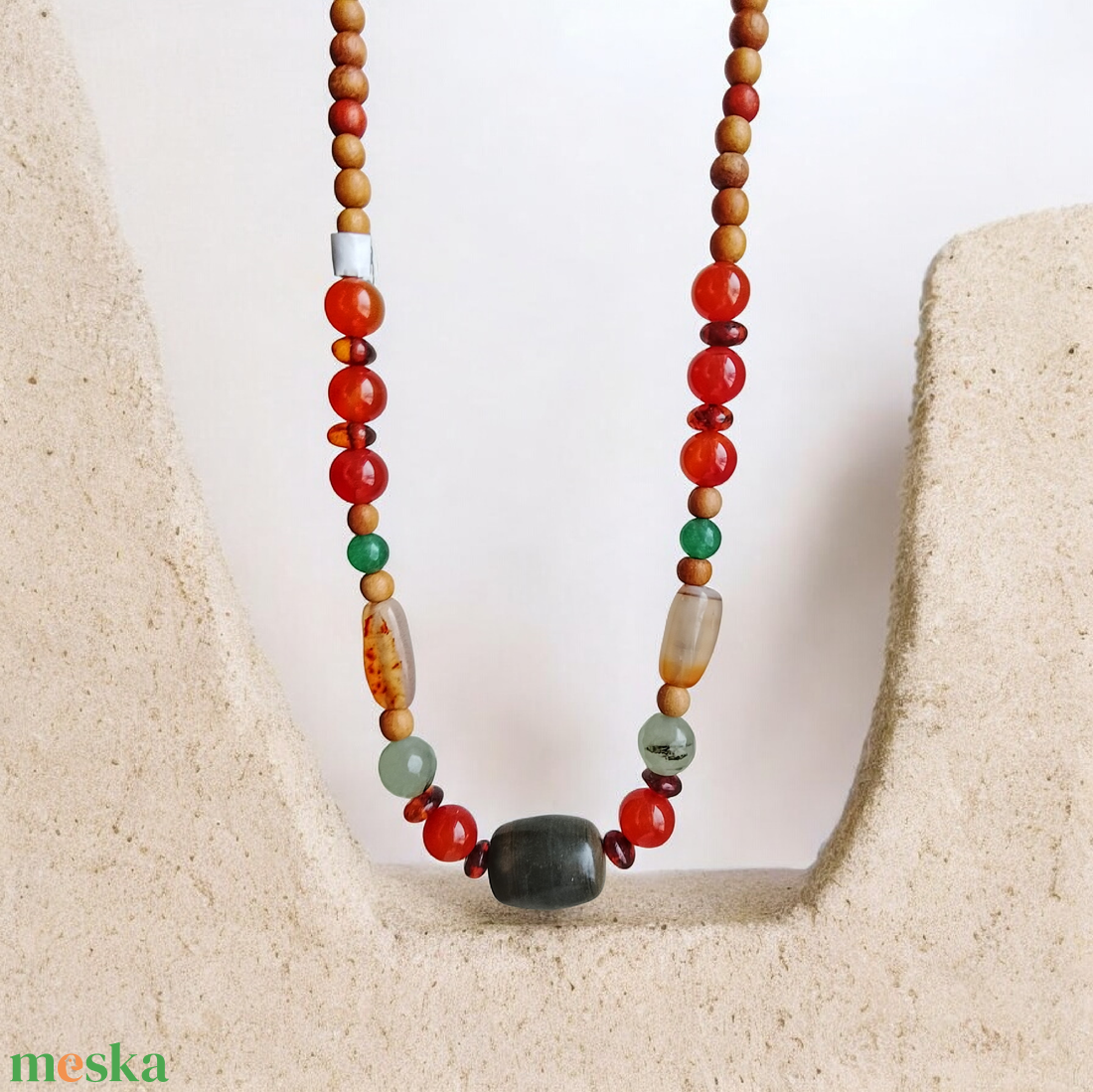 Ásvány , fa és borostyán gyöngyös nyaklánc  - ékszer - nyaklánc - gyöngyös nyaklánc - Meska.hu