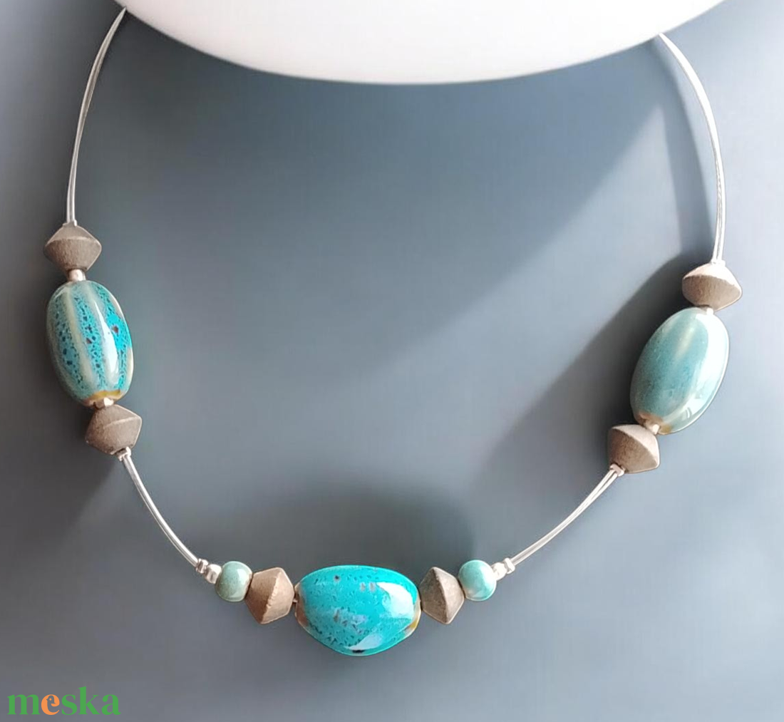 Gyöngyös nyaklánc türkiz színben - ékszer - nyaklánc - gyöngyös nyaklánc - Meska.hu