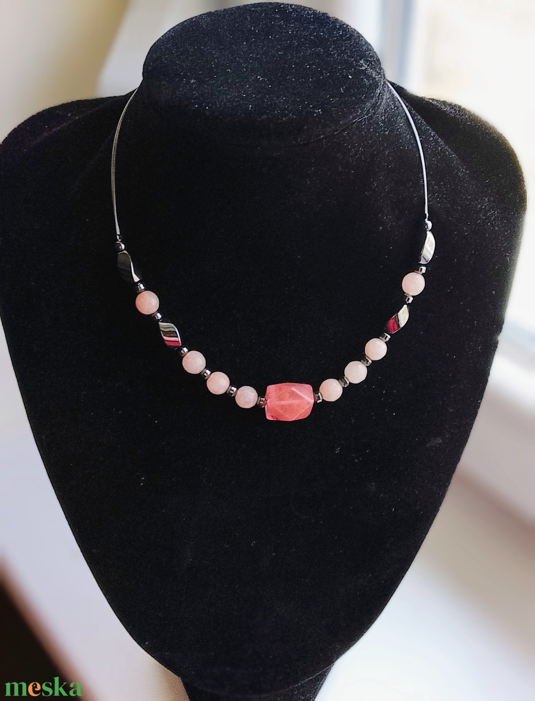 Rózsaszín és szürke ásvány nyaklánc - ékszer - nyaklánc - gyöngyös nyaklánc - Meska.hu