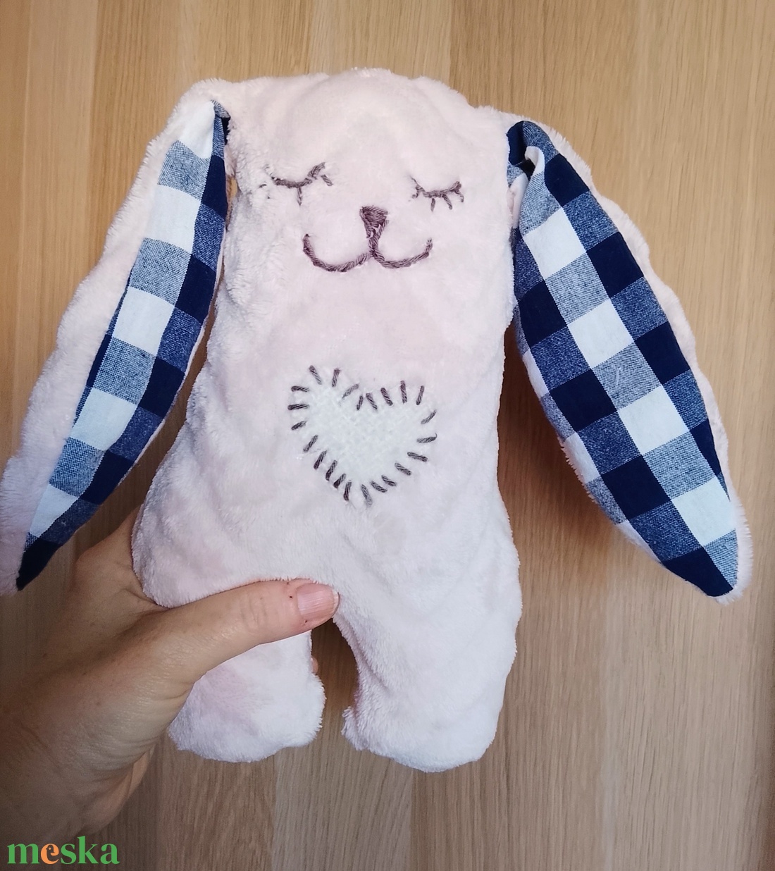 Varrott puha nyuszi textilfigura - játék & sport - plüssállat & játékfigura - hal - Meska.hu