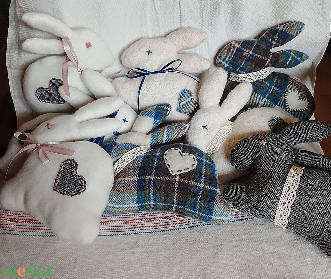 Varrott puha nyuszi textilfigura - játék & sport - plüssállat & játékfigura - hal - Meska.hu