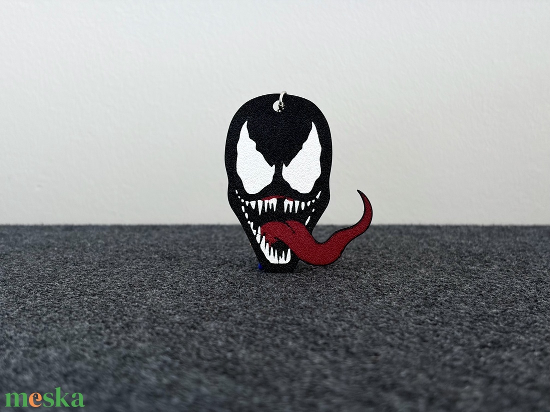 Venom kulcstartó - táska & tok - kulcstartó & táskadísz - kulcstartó - Meska.hu