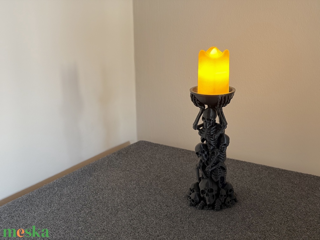 Gótikus koponya-halom LED gyertyatartó - otthon & életmód - dekoráció - halloween - halloweeni dekoráció - Meska.hu