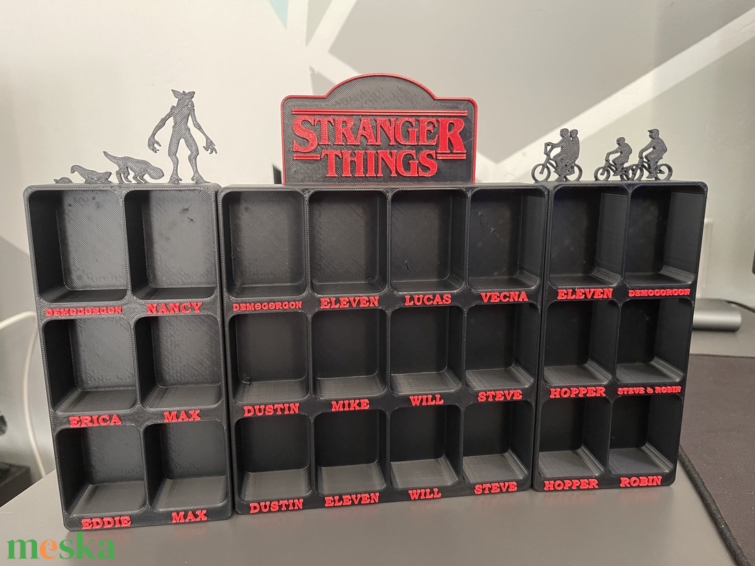 Stranger Things Kinder Joy Funko Pop Display Állvány - otthon & életmód - dekoráció - asztal és polc dekoráció - díszdoboz - Meska.hu
