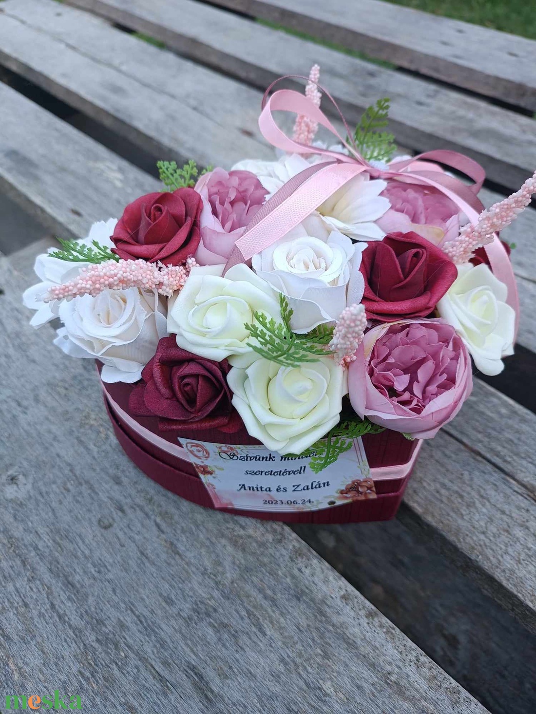 Szív alakú virágbox, bordó - esküvő - emlék & ajándék - szülőköszöntő ajándék - Meska.hu