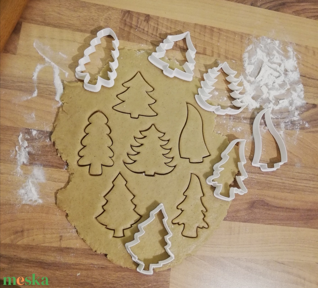 Fenyőfás Karácsonyi mézeskalács-, keksz kiszúró forma szettben - otthon & életmód - konyhafelszerelés, tálalás - sütés, főzés - sütikiszúró - Meska.hu