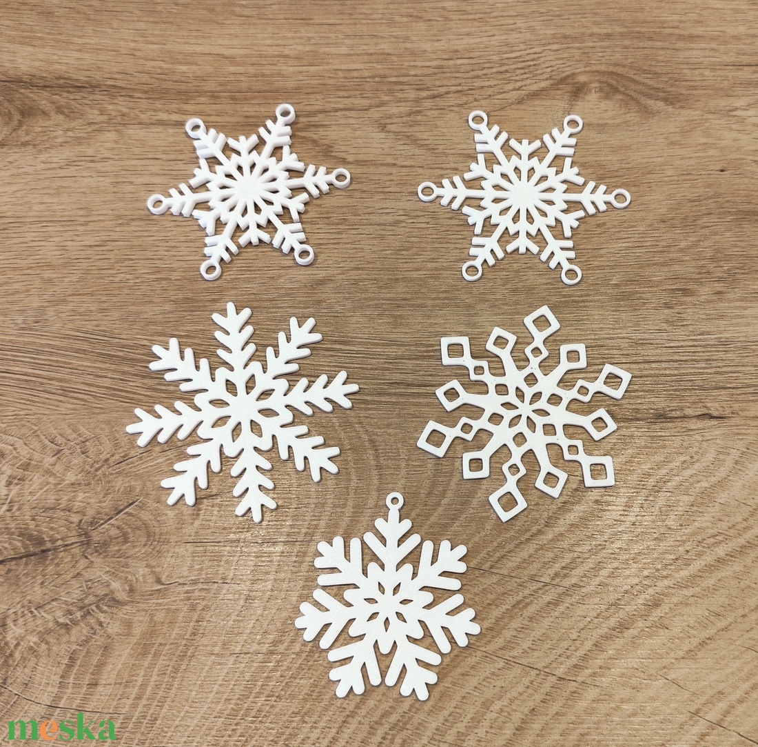 ! Akció! Fehér hópehely díszek  - karácsony - karácsonyi lakásdekoráció - karácsonyi lakásdíszek - Meska.hu