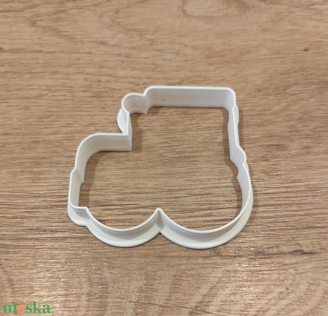 ! Akció! Traktor körvonal kiszúró - otthon & életmód - konyhafelszerelés, tálalás - sütés, főzés - sütikiszúró - Meska.hu