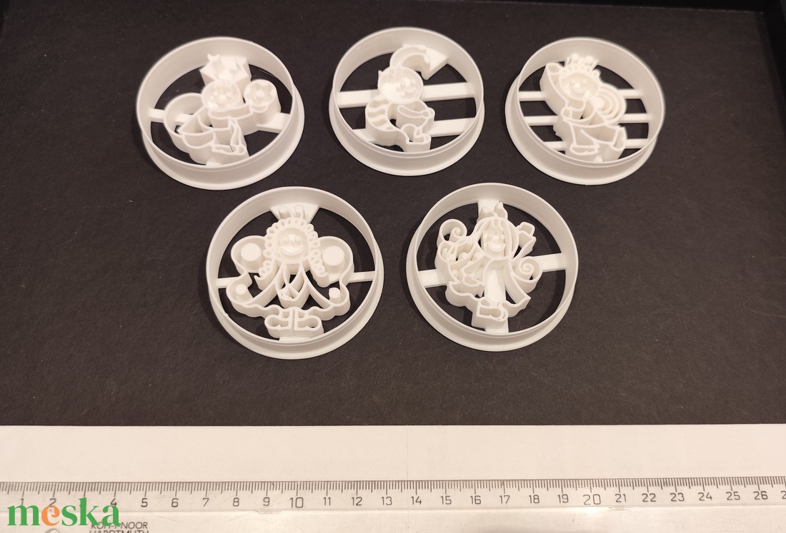 !Akció! 5 db Bogyó és Babóca kekszkiszúró, mézeskalácsforma - otthon & életmód - konyhafelszerelés, tálalás - sütés, főzés - sütikiszúró - Meska.hu