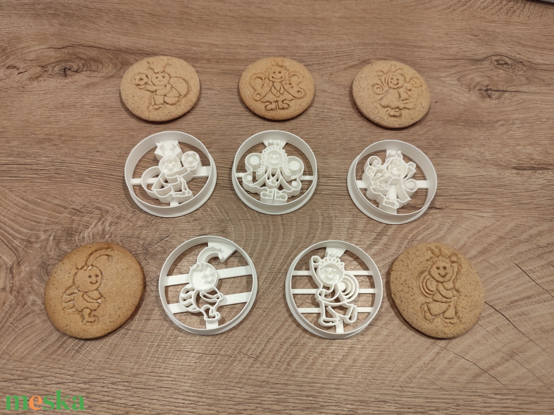 !Akció! 5 db Bogyó és Babóca kekszkiszúró, mézeskalácsforma - otthon & életmód - konyhafelszerelés, tálalás - sütés, főzés - sütikiszúró - Meska.hu