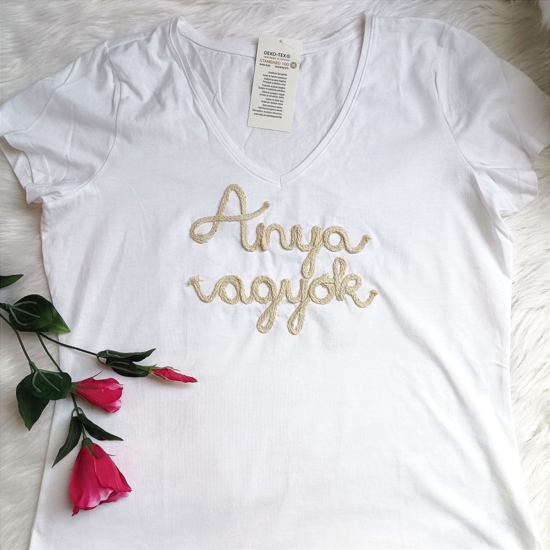 "Anya vagyok" női póló - ruha & divat - női ruha - póló, felső - Meska.hu