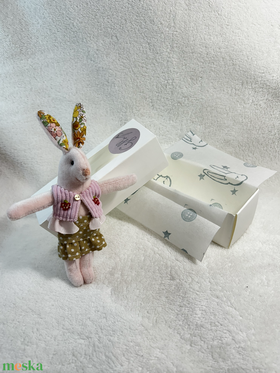 Eper Nyuszi Plüss - játék & sport - plüssállat & játékfigura - nyuszi - Meska.hu