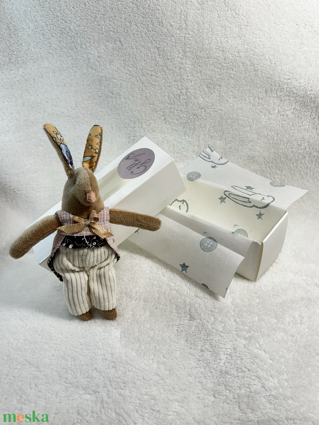 Karamell Nyuszi Plüss - játék & sport - plüssállat & játékfigura - nyuszi - Meska.hu