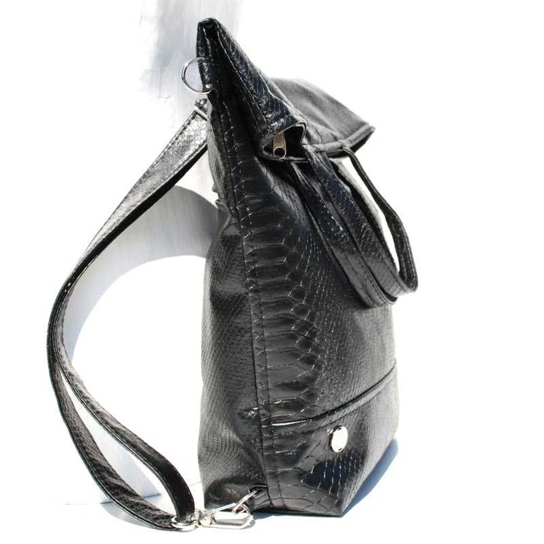 SuziartBag Fekete kígyó 2in1 hátizsák - táska & tok - kézitáska & válltáska - válltáska - Meska.hu SuziartBag Fekete kígyó 2in1 hátizsák - táska & tok - kézitáska & válltáska - válltáska - Meska.hu