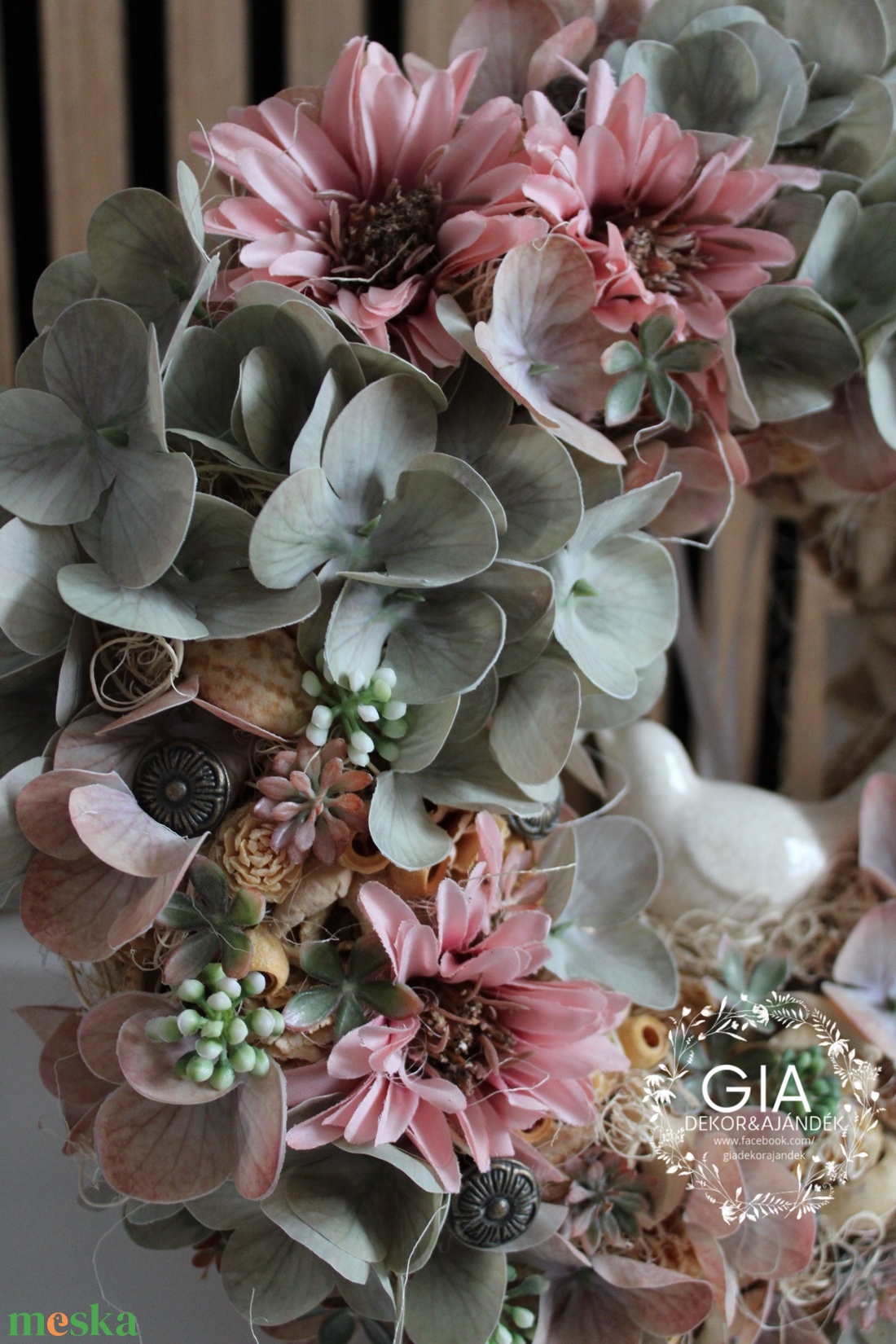 Virágos ajtódísz madárkával/ tavaszi nyári koszorú - otthon & életmód - dekoráció - ajtó- és ablak dekoráció - ajtódísz & kopogtató - Meska.hu