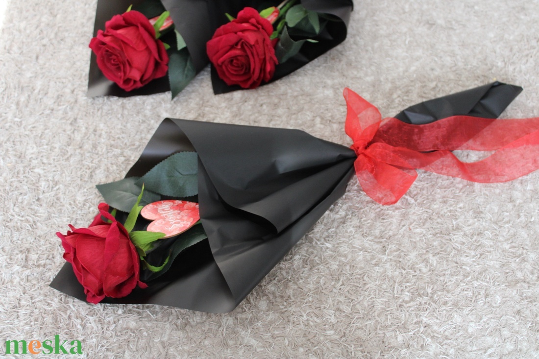 Rózsa Valentin -napra - otthon & életmód - virágdekoráció - virágok - szálas virág - Meska.hu