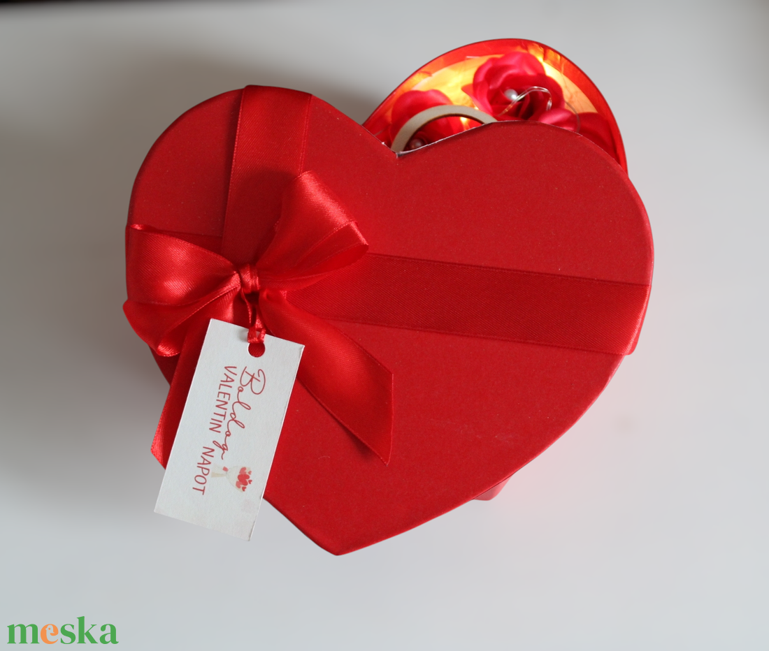 Valentin napi illatos szappanrózsa box - otthon & életmód - virágdekoráció - virágok - virágbox - Meska.hu