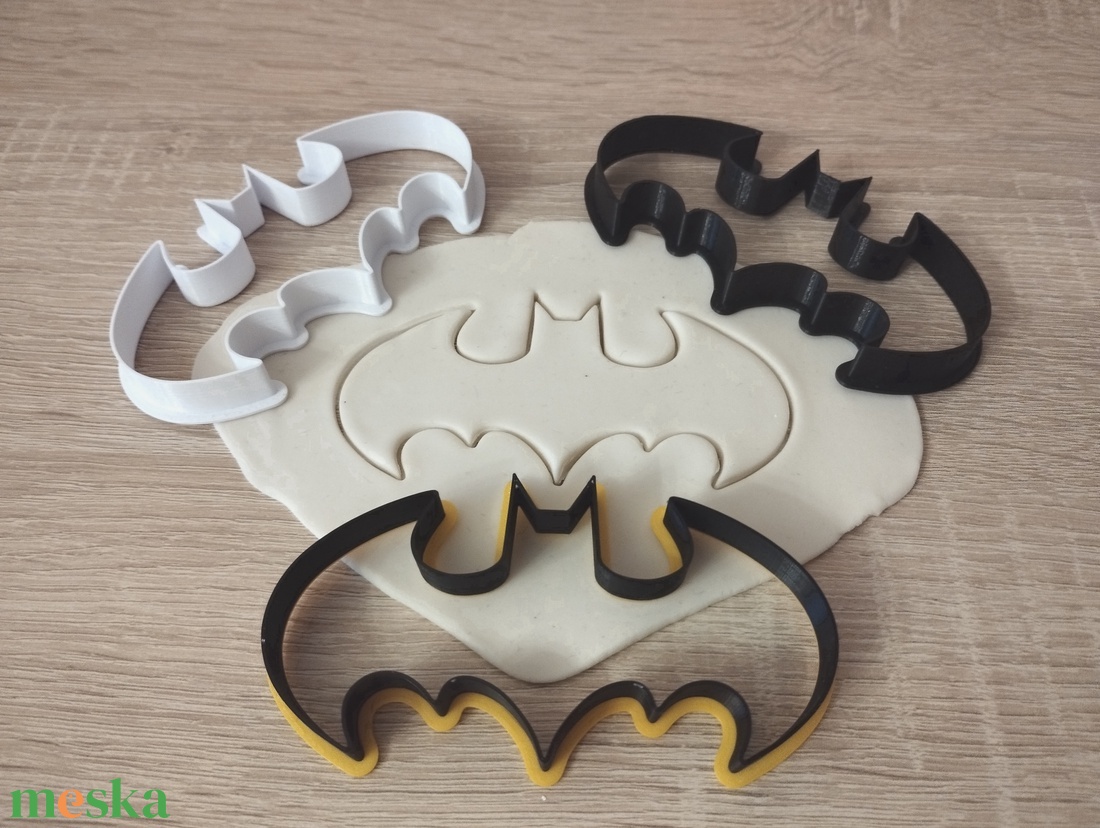 Sütikiszúró - Batman - otthon & életmód - konyhafelszerelés, tálalás - sütés, főzés - sütikiszúró - Meska.hu