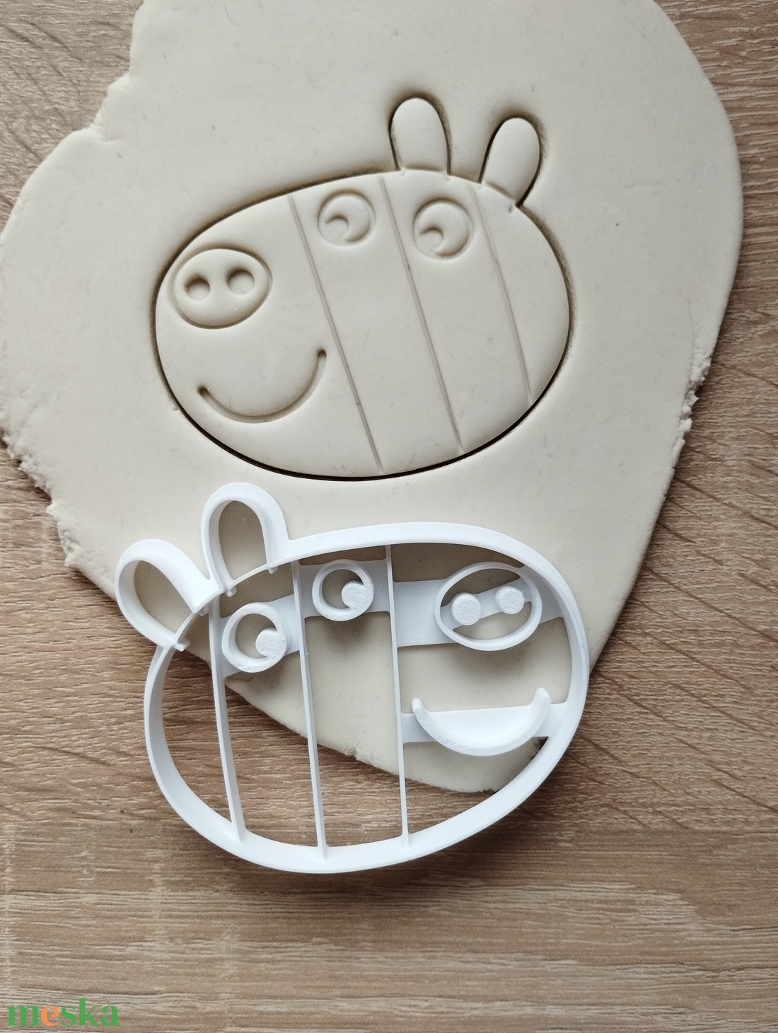 Sütikiszúró - Peppa malac - Zoe Zebra - otthon & életmód - konyhafelszerelés, tálalás - sütés, főzés - sütikiszúró - Meska.hu Sütikiszúró - Peppa malac - Zoe Zebra - otthon & életmód - konyhafelszerelés, tálalás - sütés, főzés - sütikiszúró - Meska.hu
